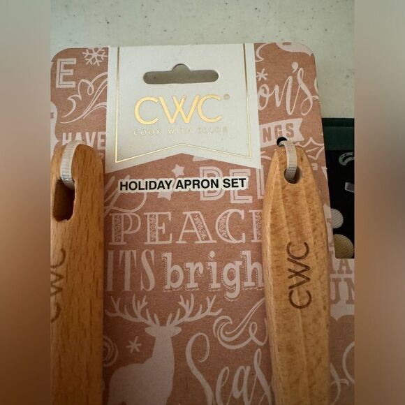 CWC| Holiday set with silicone spatula, whisk, and apron - Picture 2 of 5